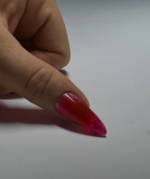Stiletto-Detail in Pink mit Schimmer – No-File Technik